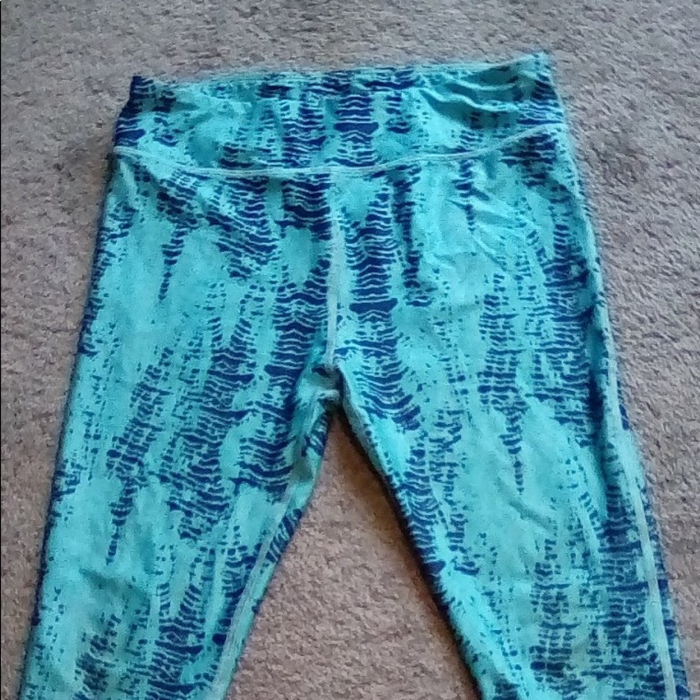 Under armour heat gear cropped workout capris